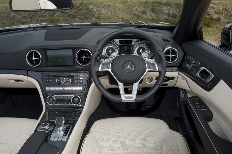  Mercedes-Benz SL400 2014 года  (UK) (фото 29 из 31)
